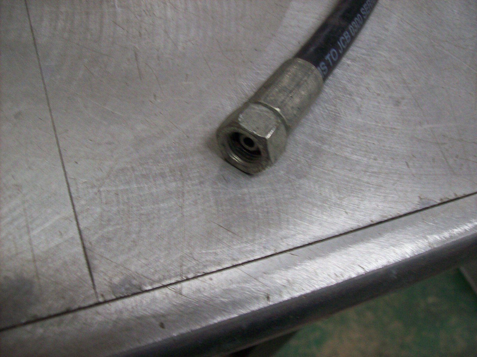 JCB Genuine OEM Hydraulic Hose – unknown part number