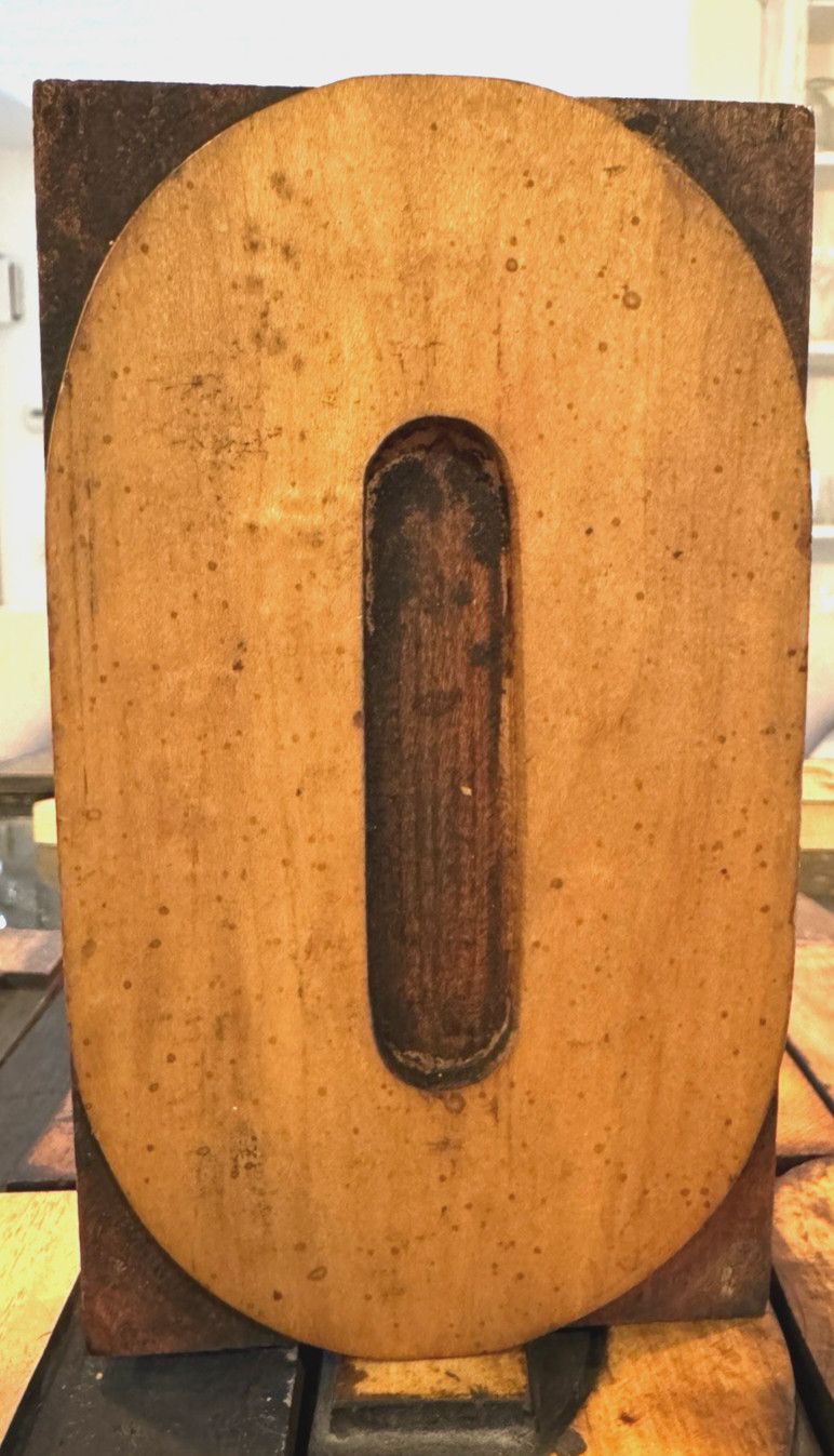 Large WOOD Number 0 or Letter O Tall Antique Letterpress Print TYPE 6-5/8″H