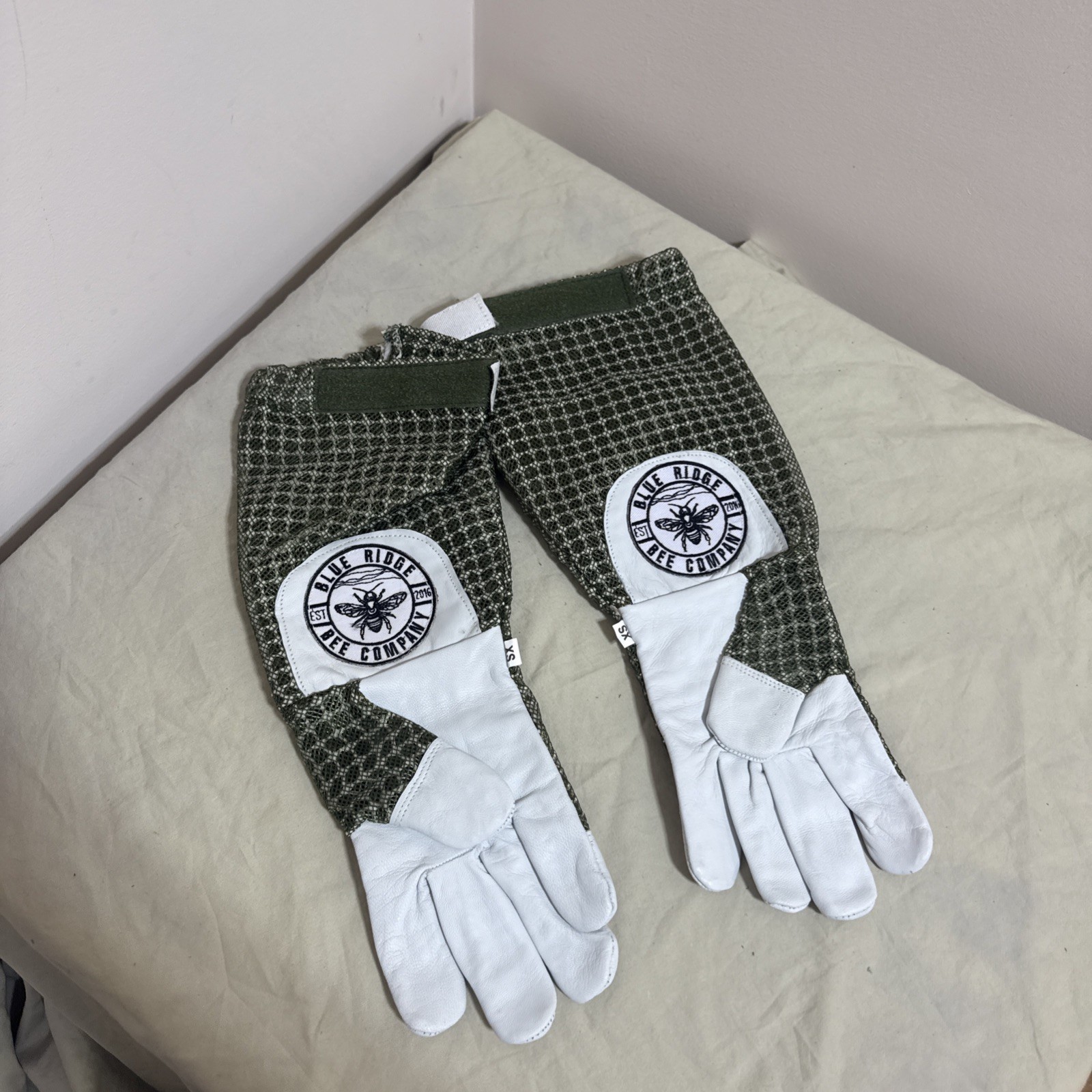 Honey Bee Vented Hand Glove Goat Skin Green Short XSMALL 3 Layer Protective USA!