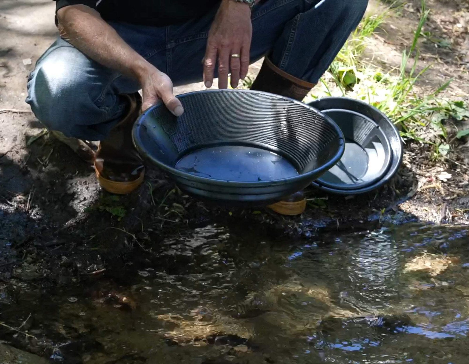 Gold rush panning kit with carry bag; 10-piece prospecting tools for adults and