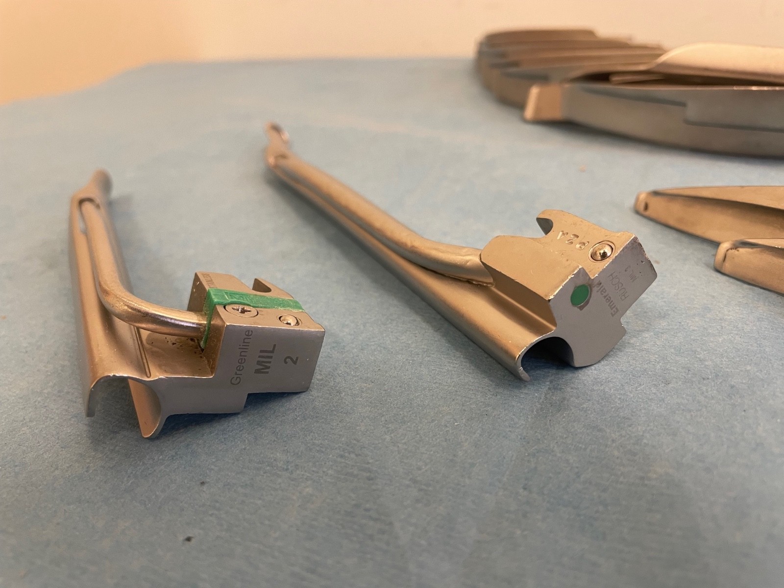 MIXED LOT 35X Laryngoscope Blades Greenline, Emerald Rusch MIL, MAC, WIS 0 1 3 4