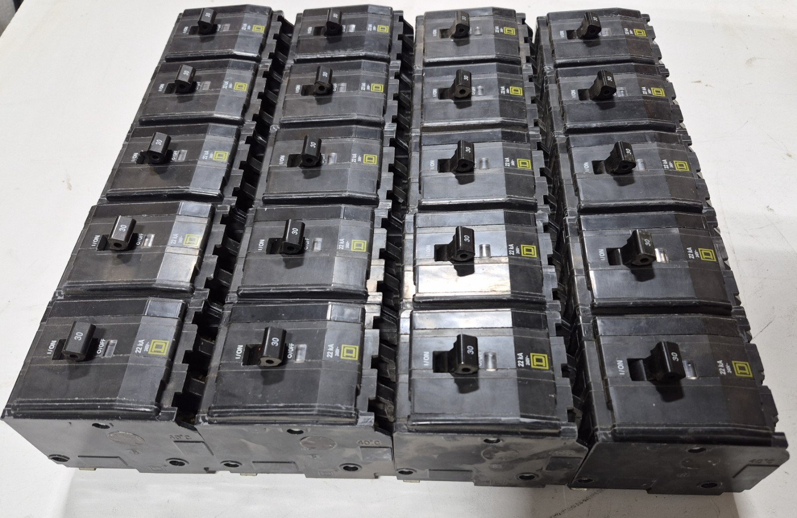 Lot of 1 Square D QO330 3 Pole 30 Amp 240 V Circuit Breaker Lot of 1