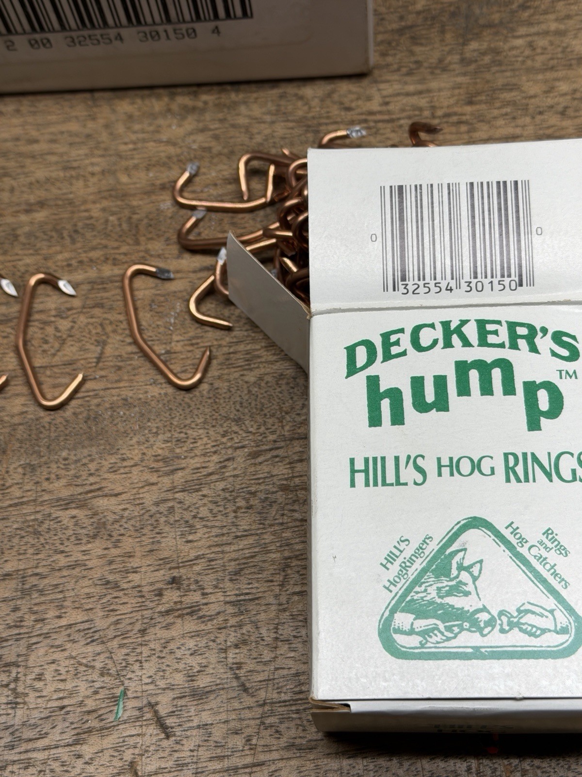 Box of 100 Decker Manufacturing Company ~Decker’s Hump Hill’s No.3 Hog Rings
