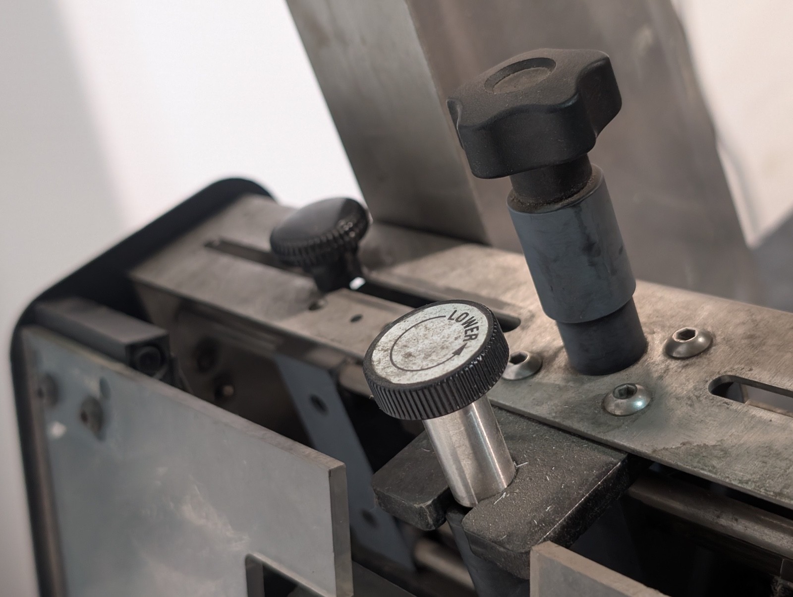 RSI 1015 Feeder V1 Friction Document Feeder w/ A1 Control, 220V 5A 50Hz As Shown