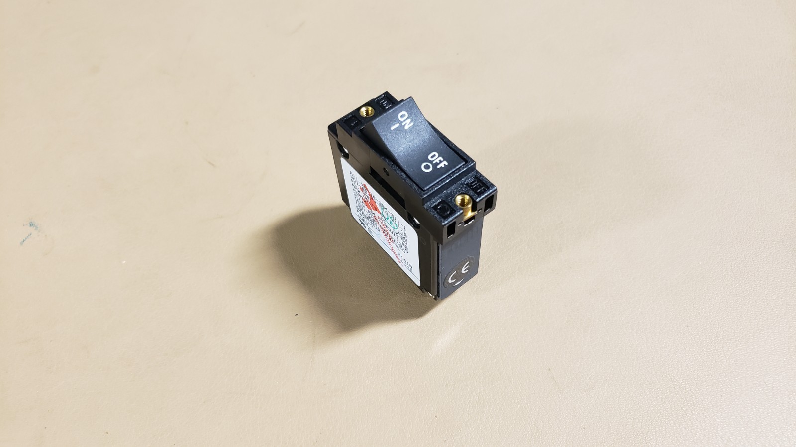 CARLING 15A / SINGLE POLE PANEL MOUNT CIRCUIT BREAKER # AD1-80-34-615-311-I