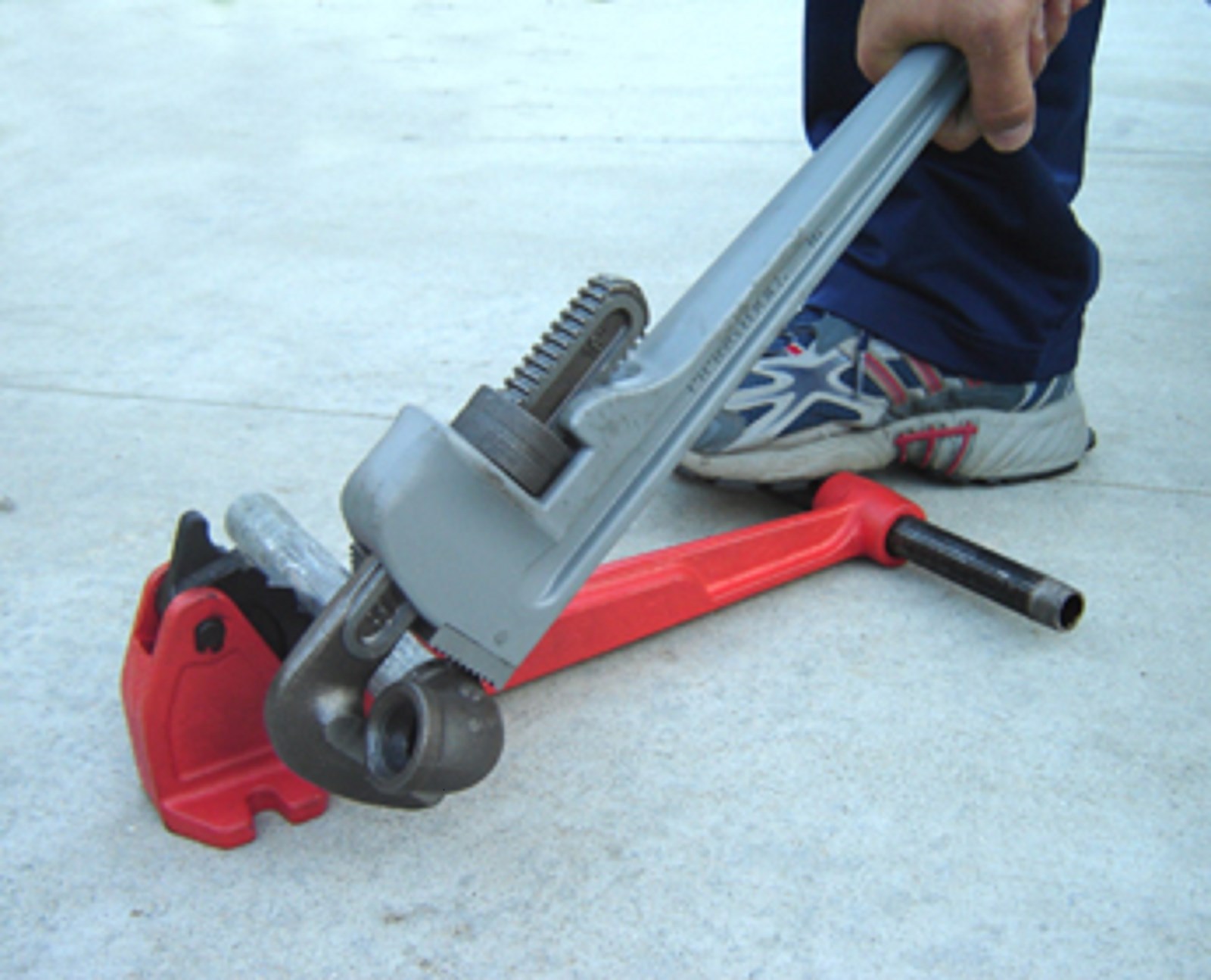 NEW FOOT WRENCH no PIPE WRENCH 1-1/4-2″ RIDGID 300 700 141 161 Pipe Threader 811