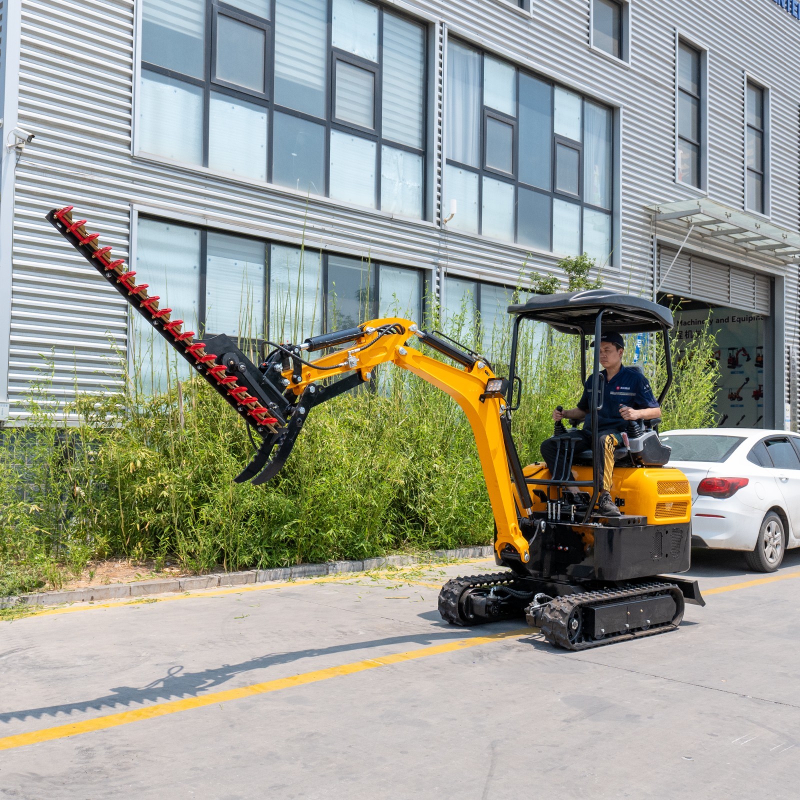 Mini Excavator 0 .8 – 1.5 Ton Hedge Trimmer Grass Cutter Hydraulic Attachment