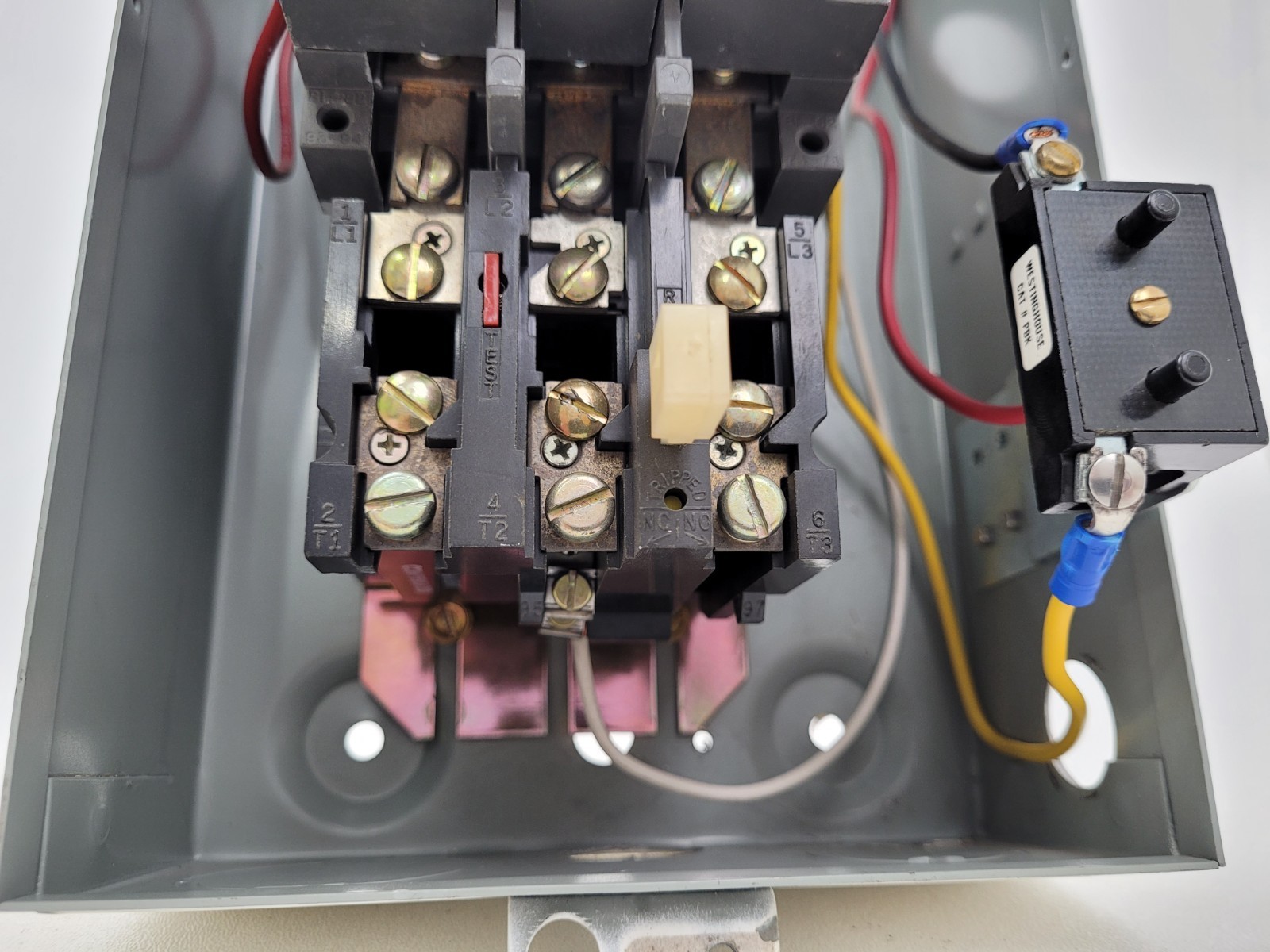 A200S1CB / B200M2CAC Westinghouse Size 2 Motor Starter 120V Coil w/ Enclosure