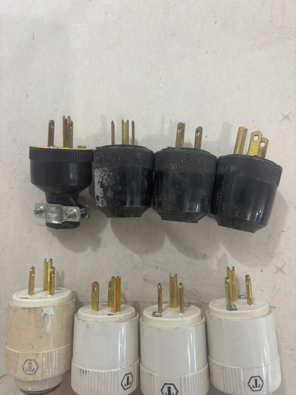 Lot of 16 – Assorted Male Electrical Cord Plugs Nema 5-15P 15A 125 V