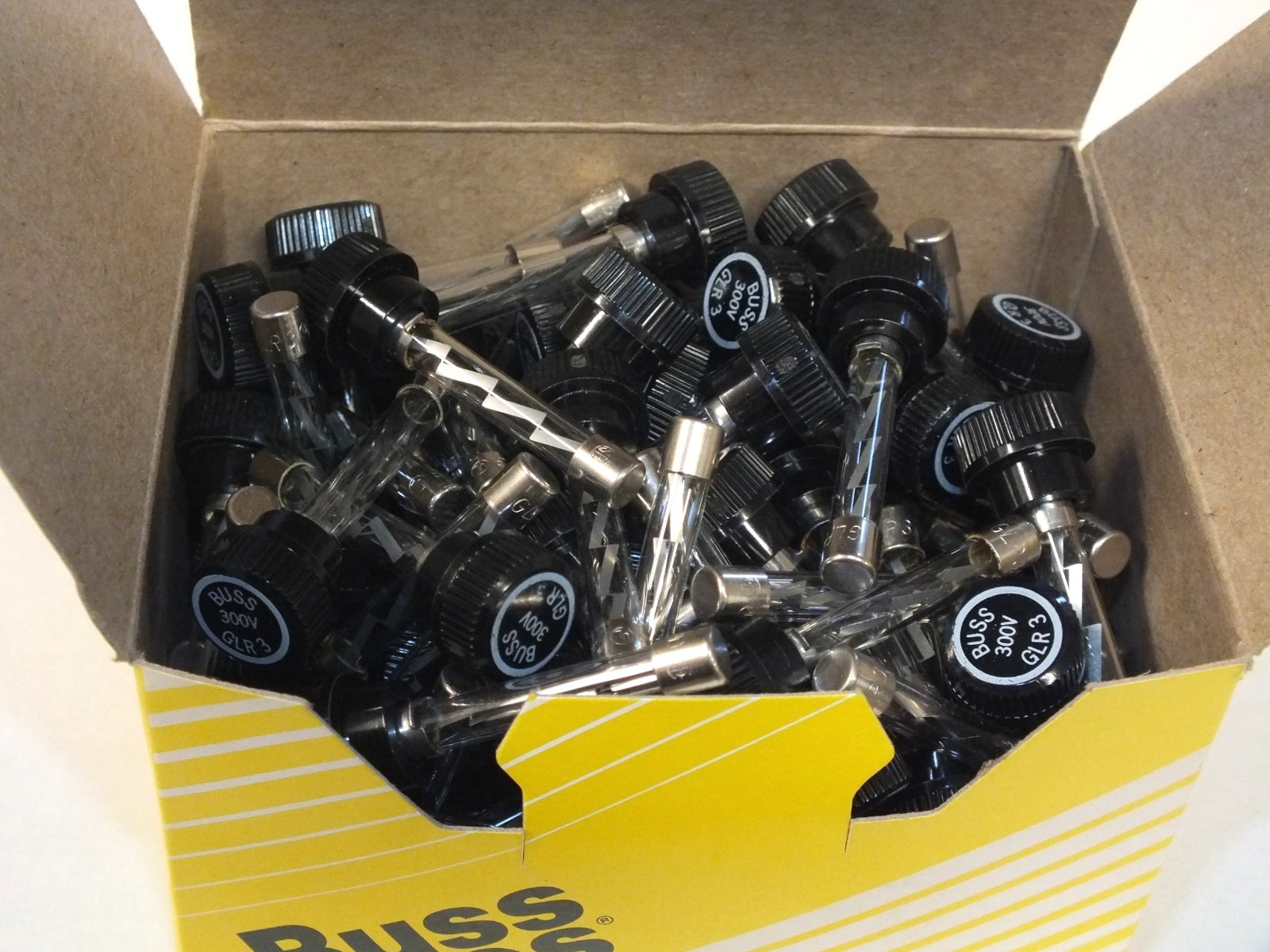 Box of 100 – NEW Cooper Bussmann GLR3 GLR-3 300V Fuses Glass Tube Knob – NEW