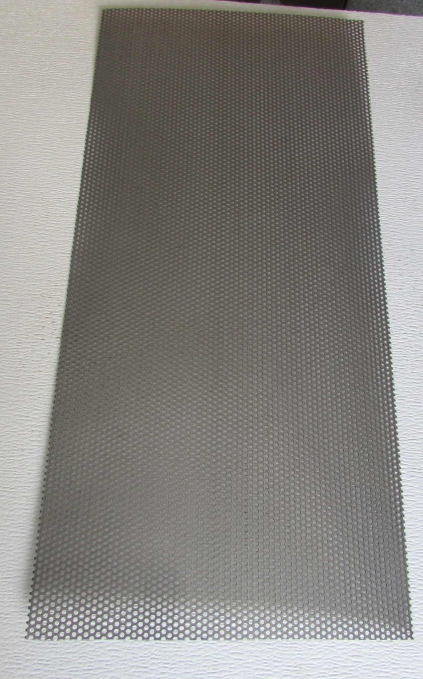 1/8″ HOLES—18 GAUGE 304 STAINLESS PERFORATED SHEET– 11″ X 24″
