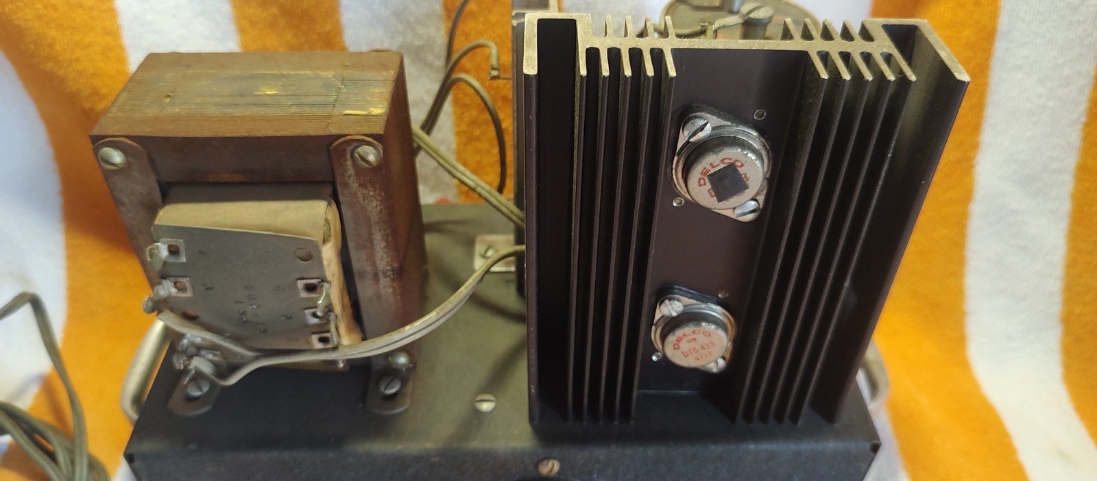 UNKNOWN BRAND VARIABLE DC POWER SUPPLY WITH EMICO METERS