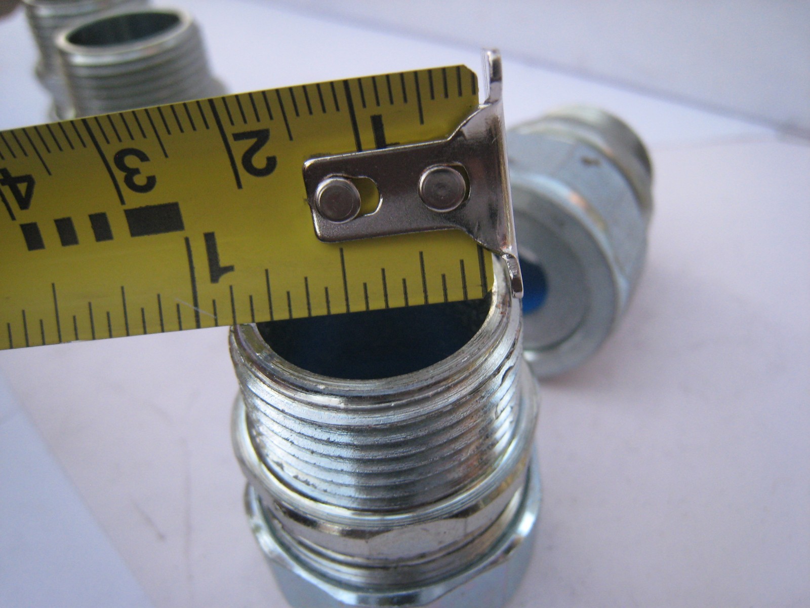 4 yes 4 Southwire 50A450 1/2″ Strain Relief Cord Connector Range 0.35″ to 0.45″