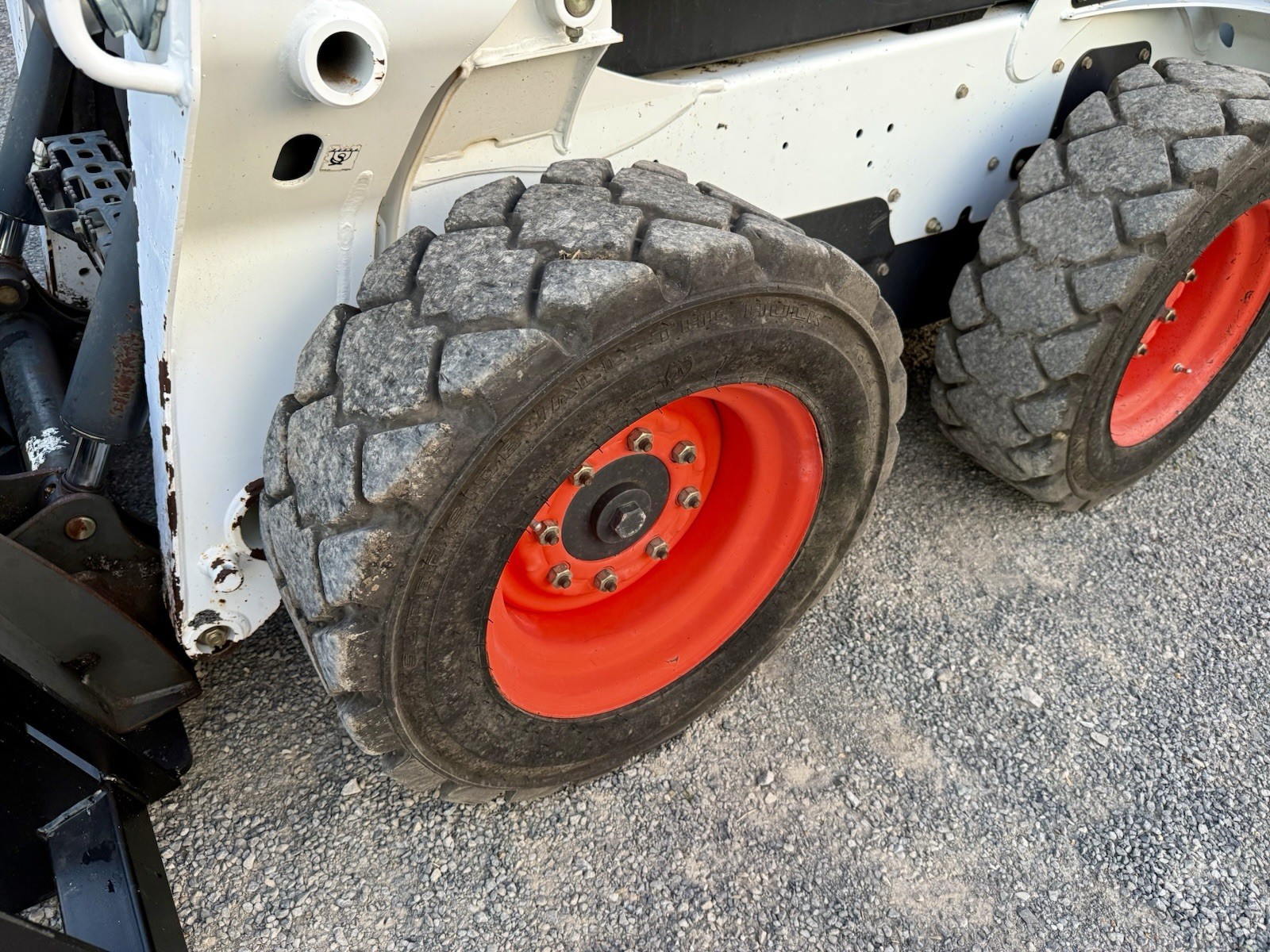 2015 BOBCAT S530 SKID STEER LOADER – AUXILLARY HYDRAULICS – FREE FREIGHT