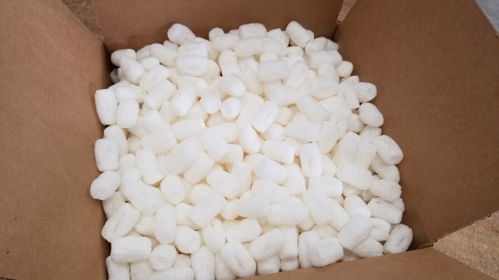 1 Cubic Foot of Eco Friendly Biodegradable Packing Peanuts Popcorn with Box