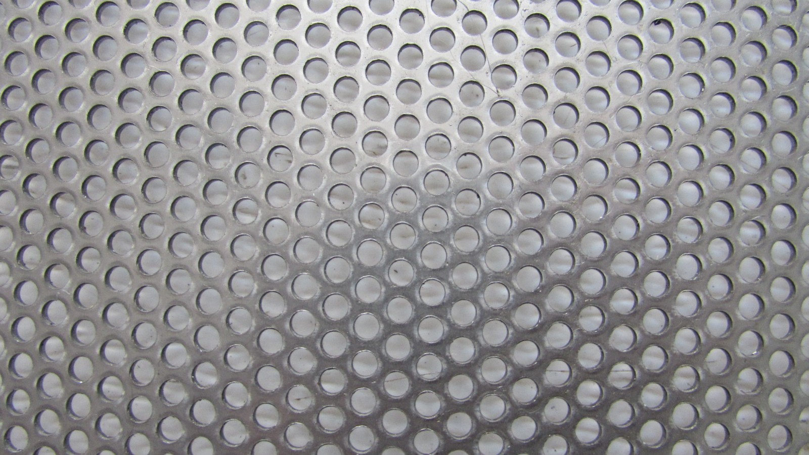 1/8″ HOLES—18 GAUGE 304 STAINLESS PERFORATED SHEET– 11″ X 24″