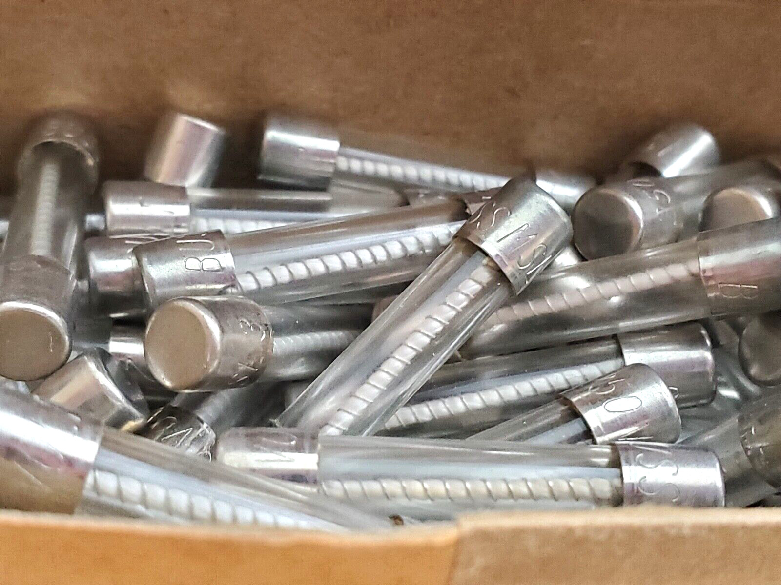 Box of 100 Bussmann MSL3 250 Volt 3 Amp Slow Blow 1/4″ x 1-1/4″ Glass Fuses