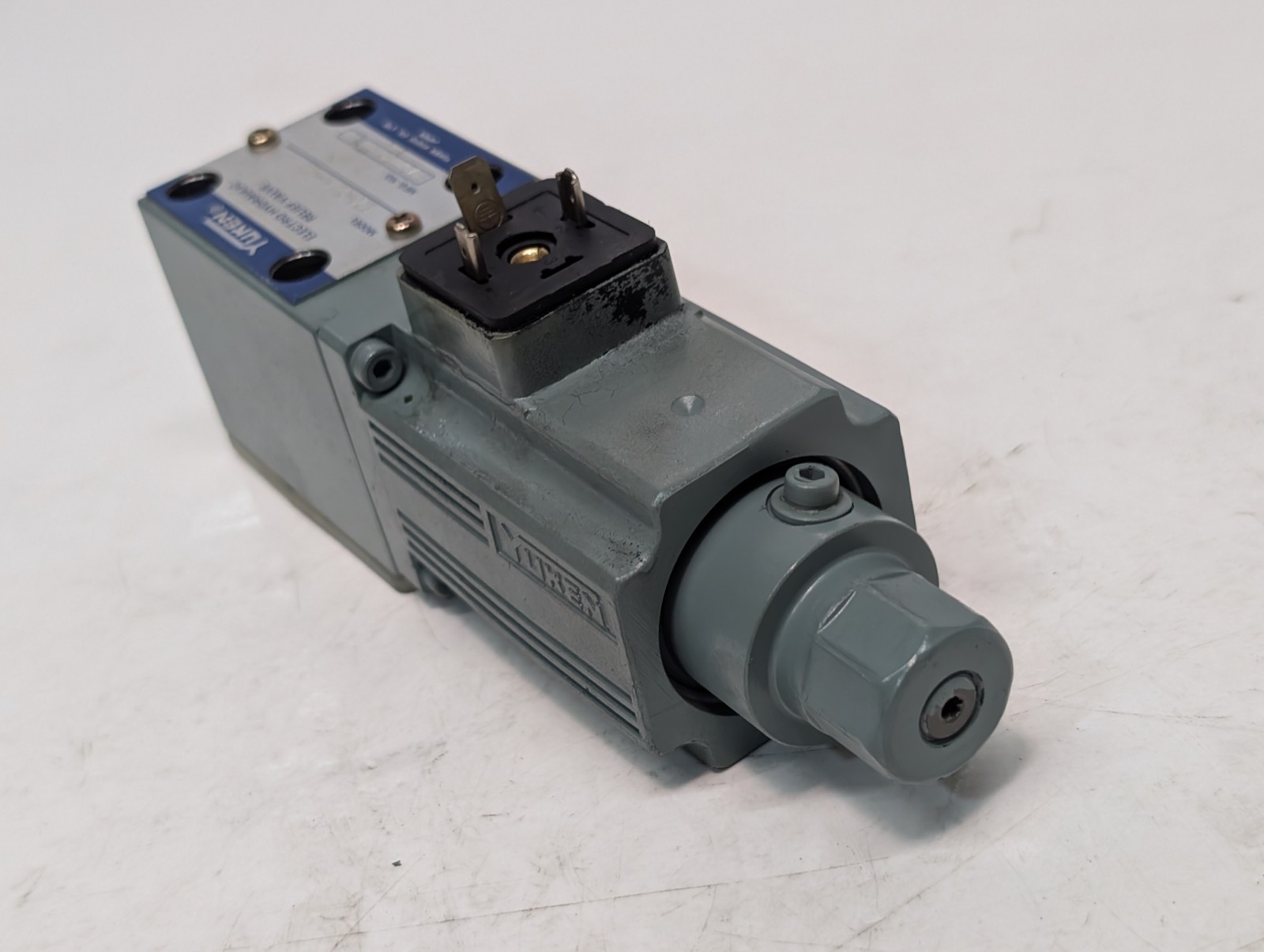 Yuken EDG-01V-H-11 electro hydraulic relief valve Japan industrial as shown