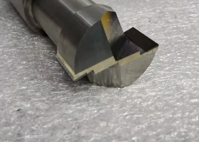 1″ X 1/2″ LOC X 4″ OAL X 1″ SHANK, 2-FLUTE PCD 32-10021 TIPPED MILLING CUTTER