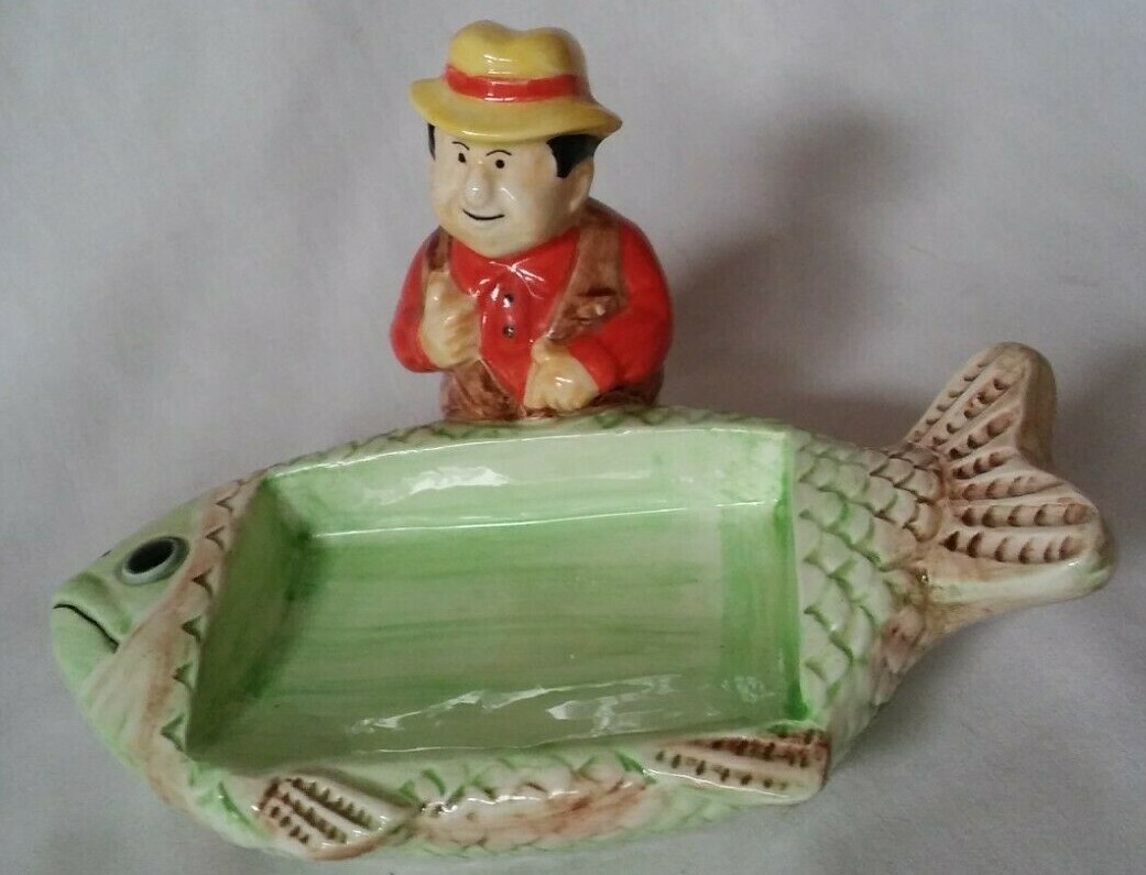 Ceramic Business Card Holder Fisherman/Fish OCI 1992 Sri Lanka