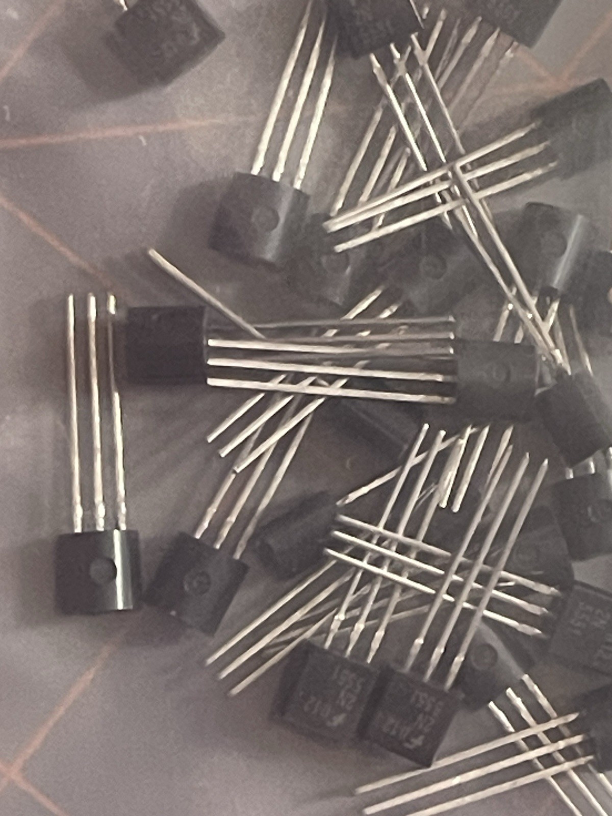 2N5551 TRANSISTOR NPN 160V 0.6A TO-92 FAIRCHILD SEMICONDUCTOR (LOT OF 25)