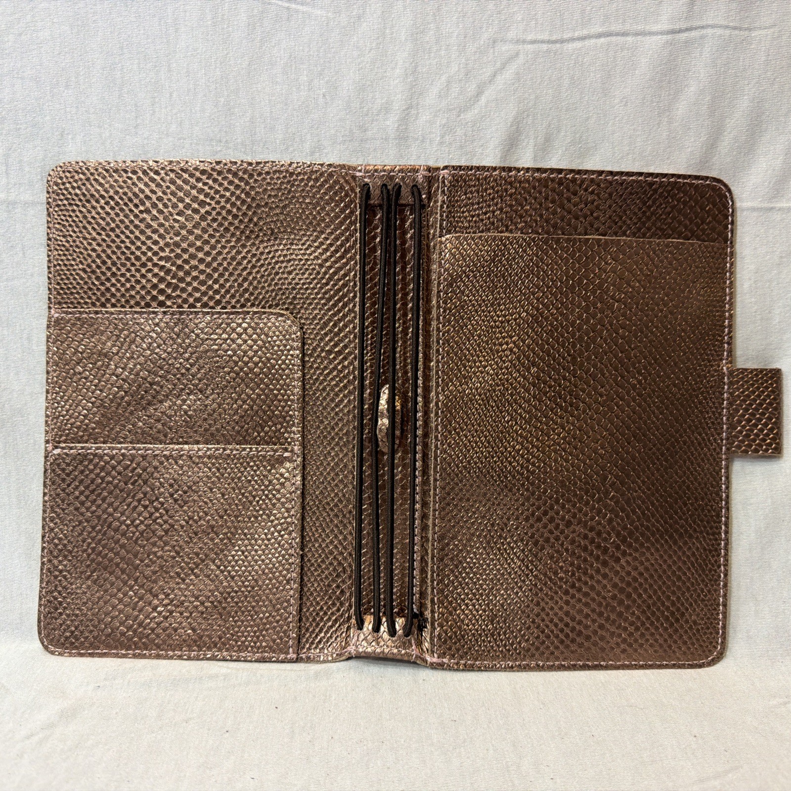 Planner Perfect Brand Traveler’s Notebook – Metallic Rose Gold Snakeskin Texture