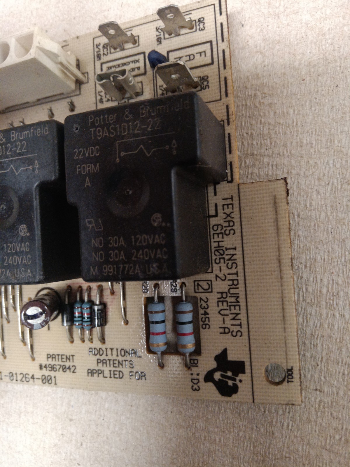 York Luxaire Coleman Furnace Control Circuit Board P/N 031-01264-001 – Inspected