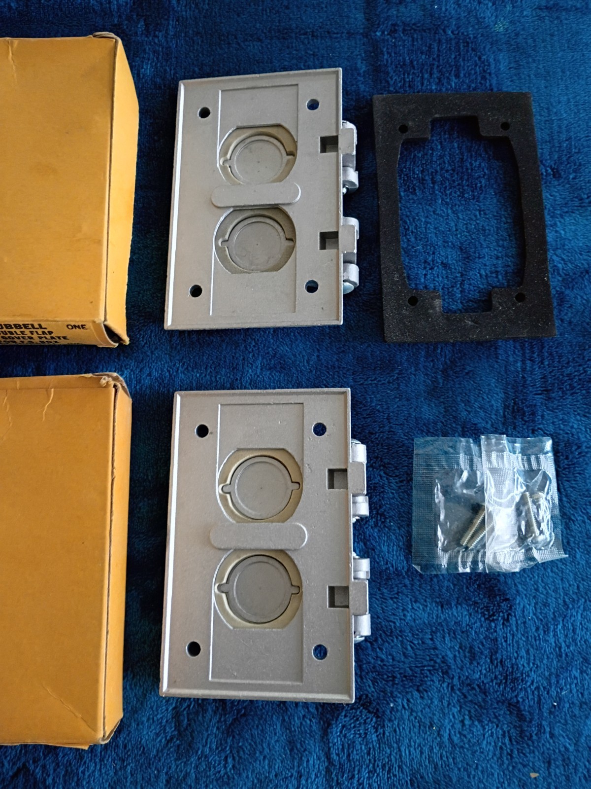 Vintage Lot of 2 HUBBELL 5206 Double Flap Weatherproof Lift Cover Plates Metal