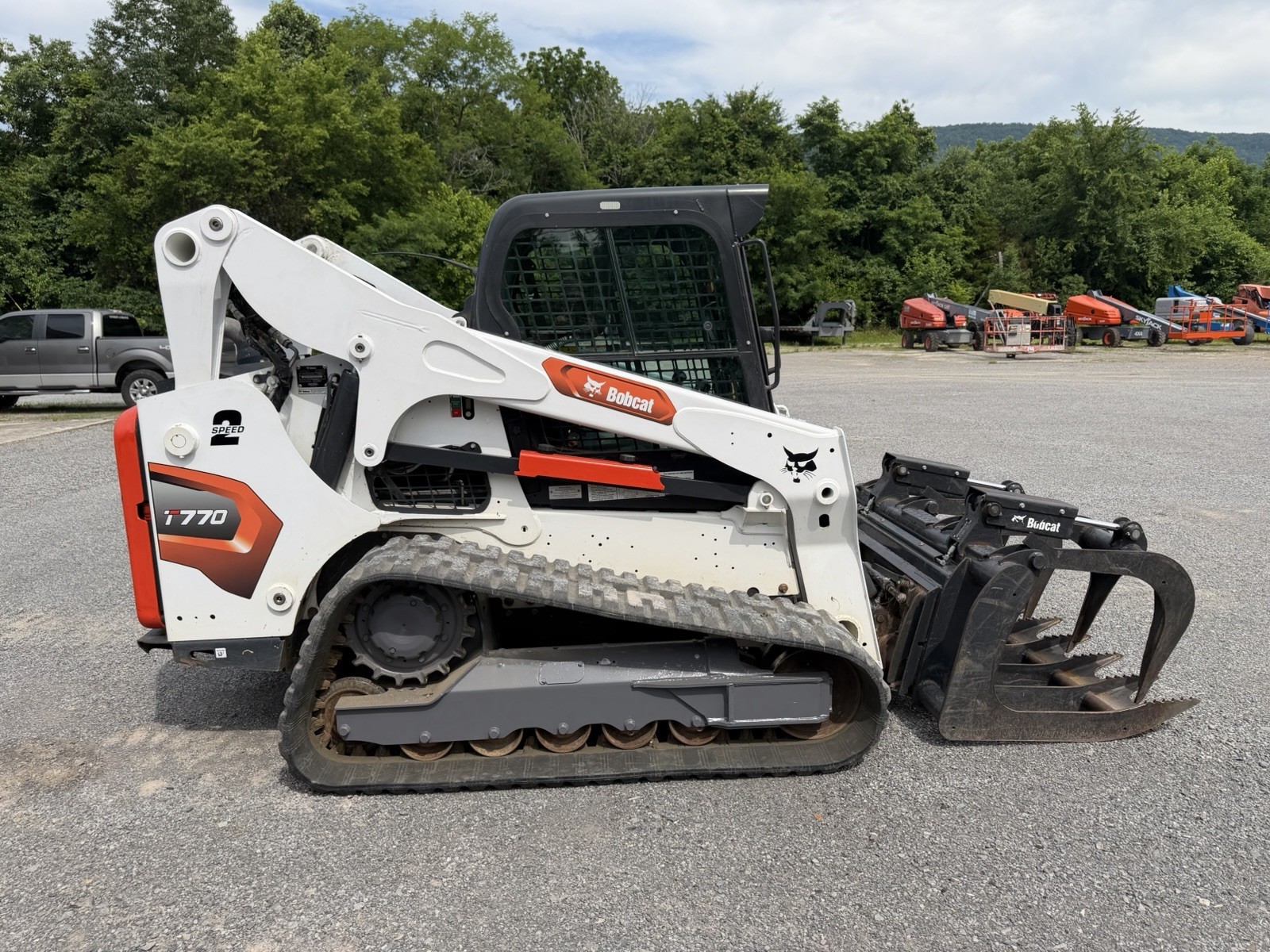 2020 BOBCAT T770 SKID STEER LOADER – 92HP TURBO DIESEL – A/C CAB – BOBTACH