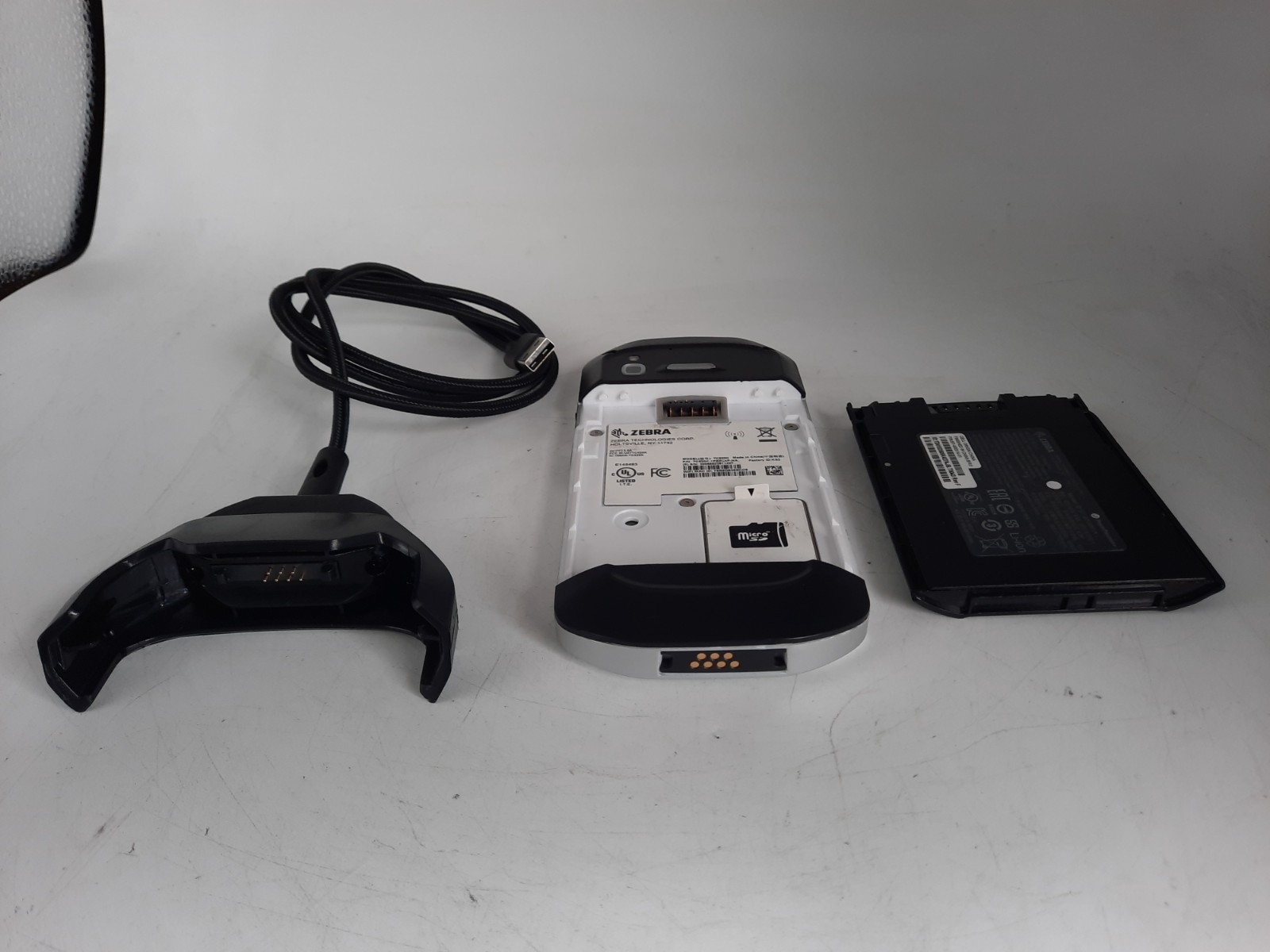 Zebra TC52 TC520K-1PEZU4P-NA Mobile Scanner-( W/Battery/Charger )-MDM Locked