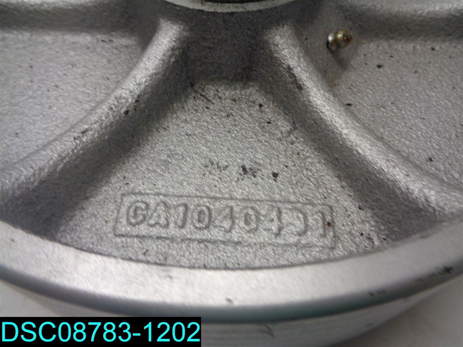 WHEEL 11-1/2″ X 9-1/2″, 1″ ROLLER BEARING, PLATE 6-1/2″X6-1/4″X 4-1/2″ CA1040431