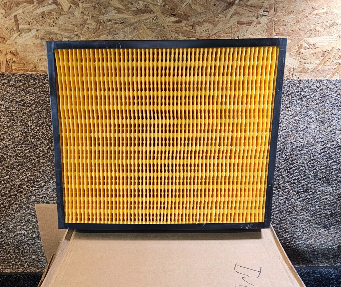 (QTY 3) Parker LoadTECH 1136405 PLT4-M14-12-NH 20x25x4 MERV 14 Mini-Pleat Filter