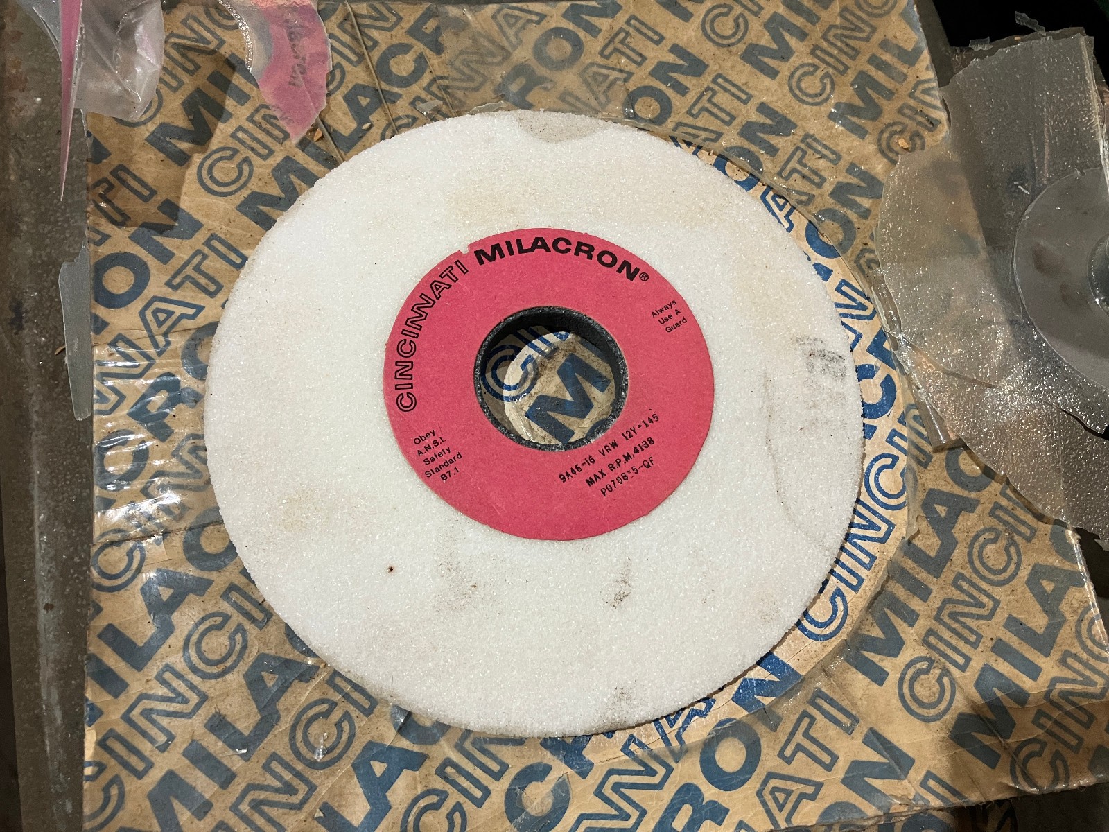 Cincinnati Milacron Grinding wheel Toolmaster 9A46-16-VRW 6″ x 1/2″ x 1-1/4″