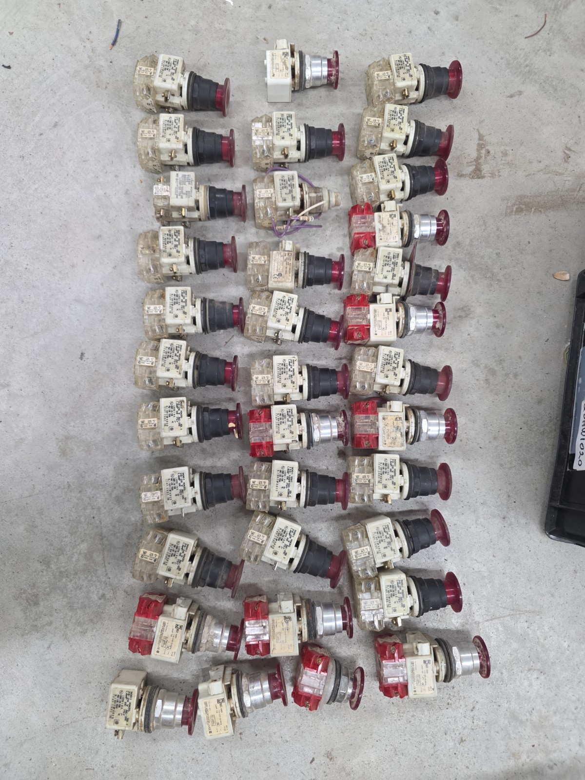 LOT OF 35 Square D 9001 KM1,KM35, KM7 Red Push MOMENTARY VARIOUS DIFFERENT