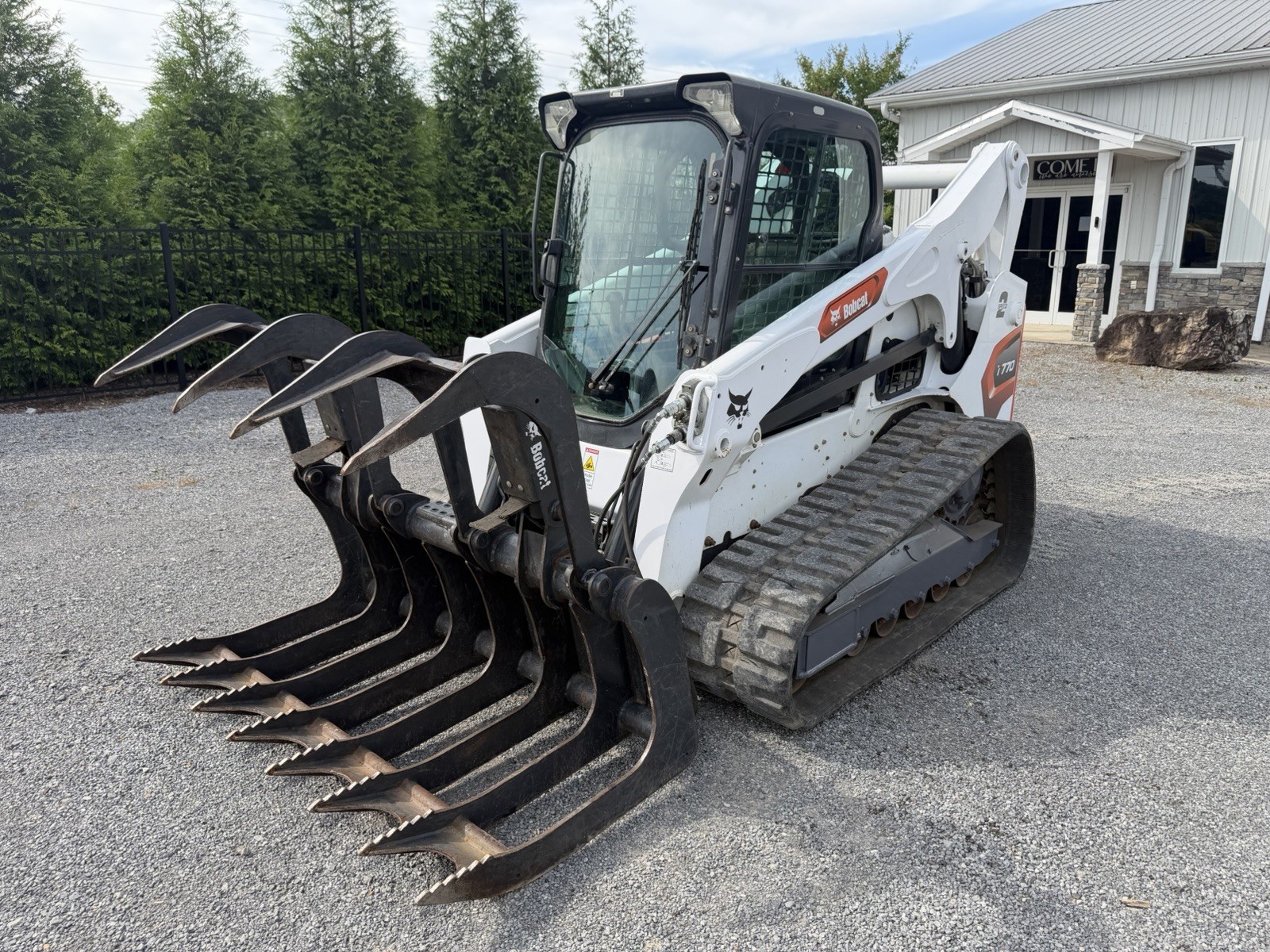 2020 BOBCAT T770 SKID STEER LOADER – 92HP TURBO DIESEL – A/C CAB – BOBTACH