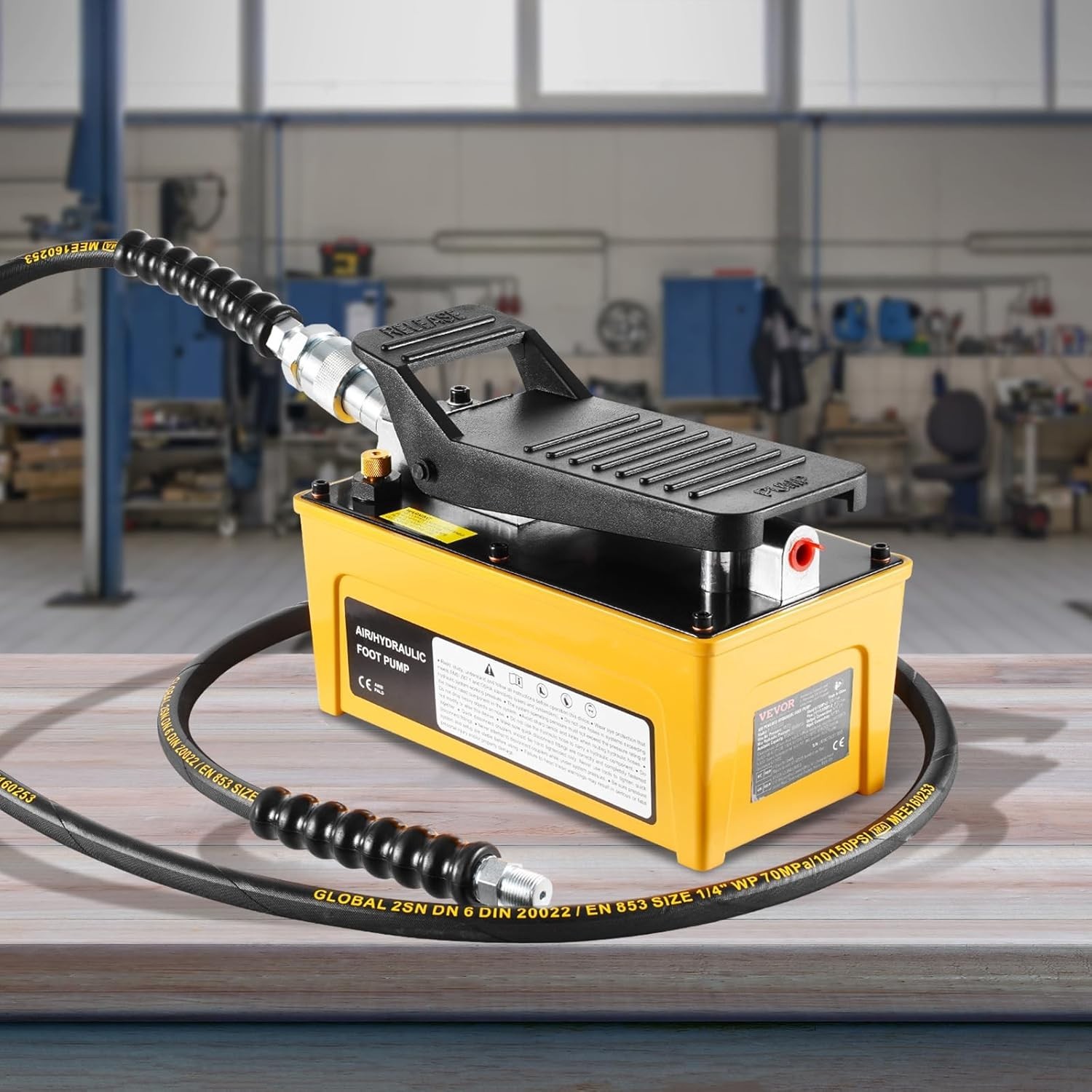 10,000 PSI Air Hydraulic Pump with 0.42 Gal Reservoir for Automotive Repairs