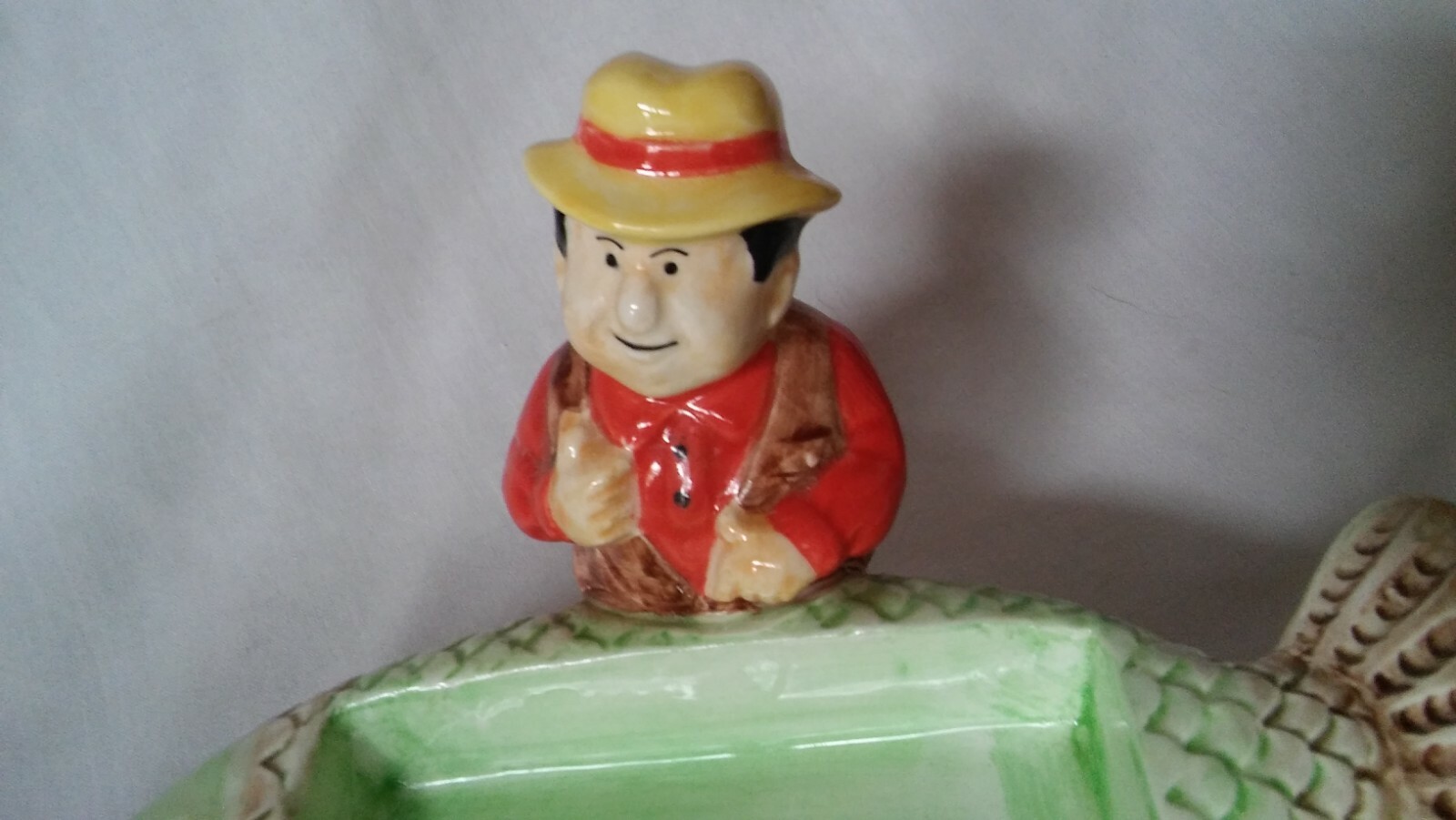 Ceramic Business Card Holder Fisherman/Fish OCI 1992 Sri Lanka