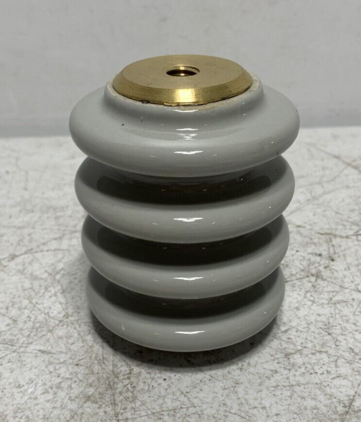 Meister International 70165 Porcelain Bus Insulator 7.5kV 3-1/8″ Dia. x 4″ Tall
