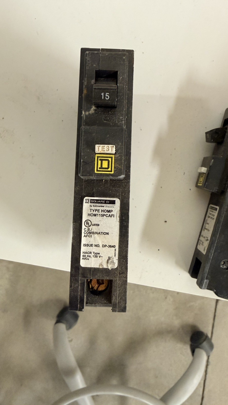 Square D Homeline 1 Pole 15A 120VAC Mini Circuit Breaker – HOM115PCAFI