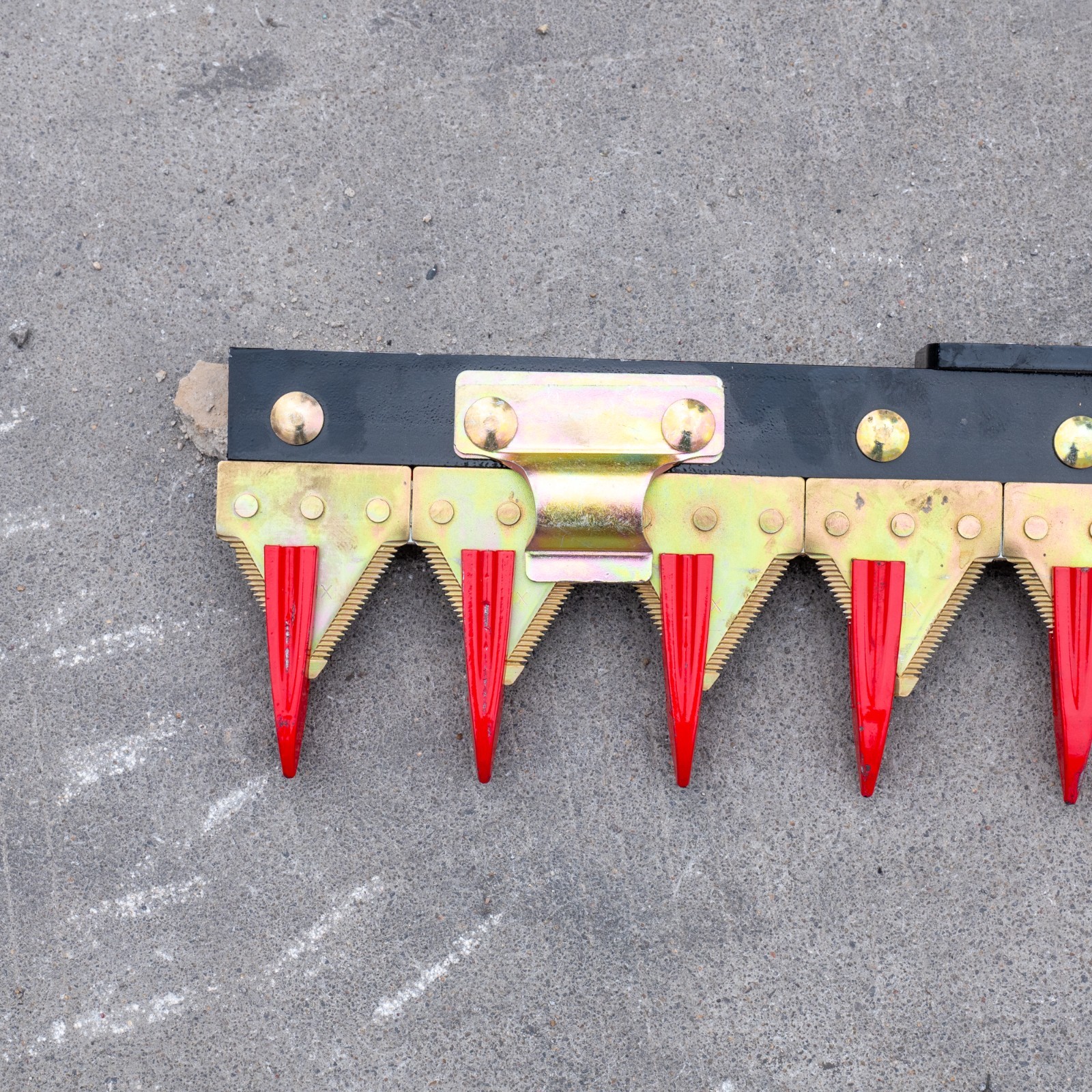 Mini Excavator 0 .8 – 1.5 Ton Hedge Trimmer Grass Cutter Hydraulic Attachment