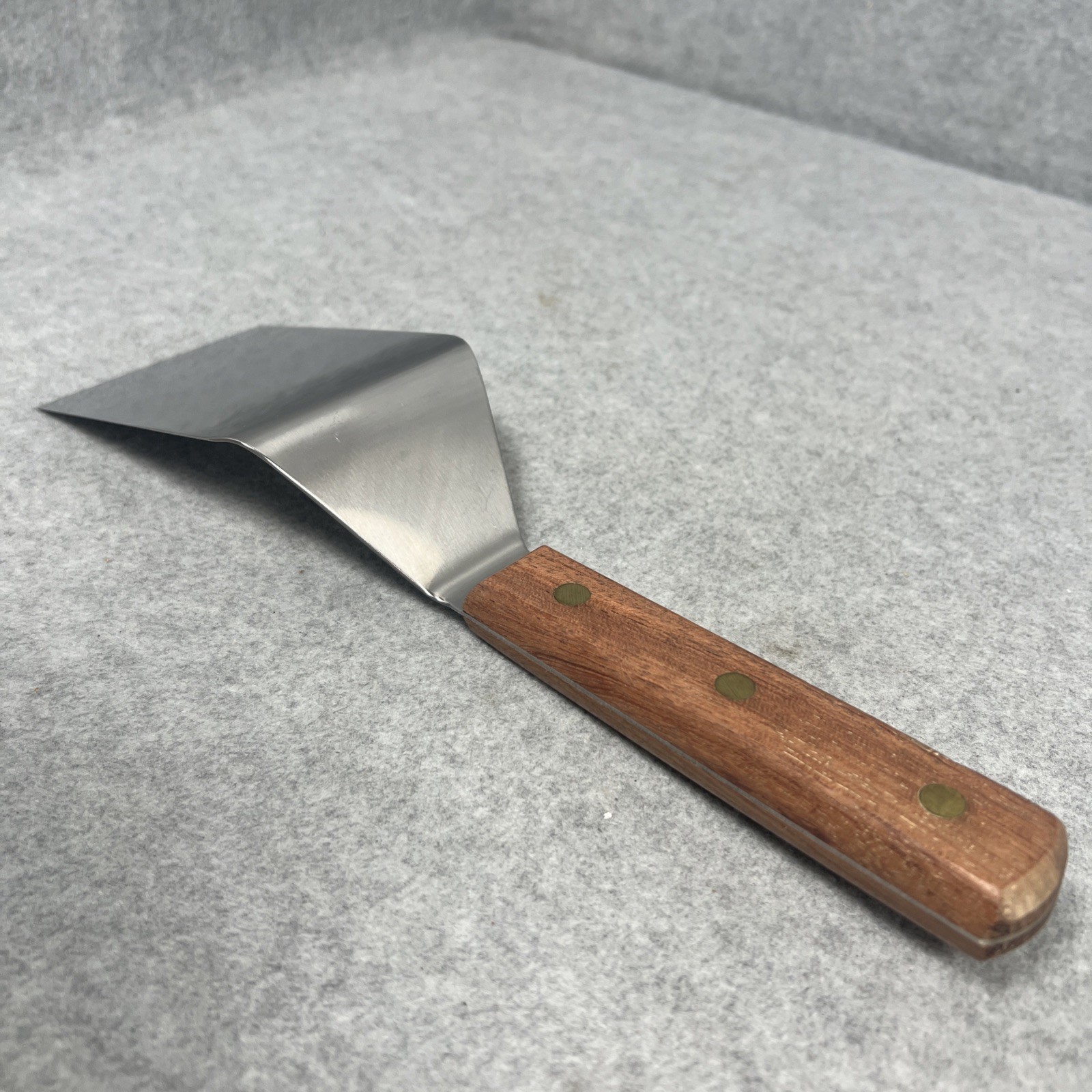 Dexter S8694 Wood Handle 11″ Grill Spatula MADE IN USA – NEW