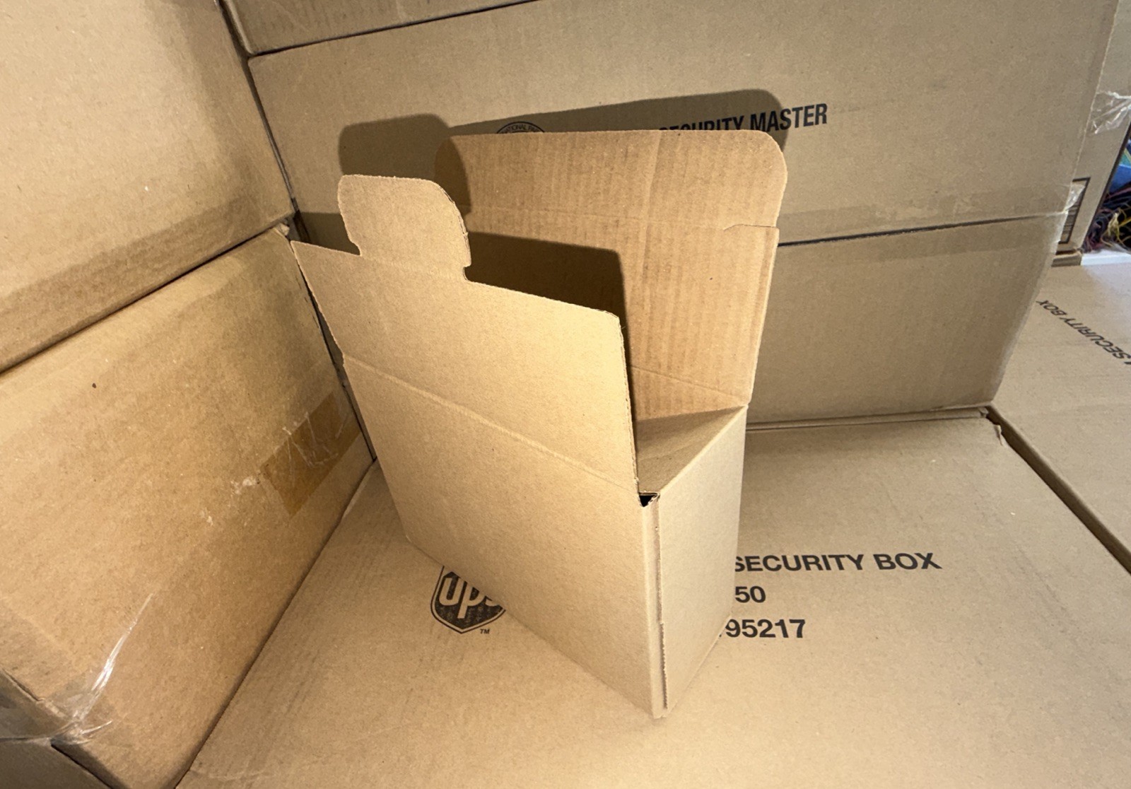 50 Pieces 9″ x 6″ x 3″ Corrugated Security Mailer Shipping Box