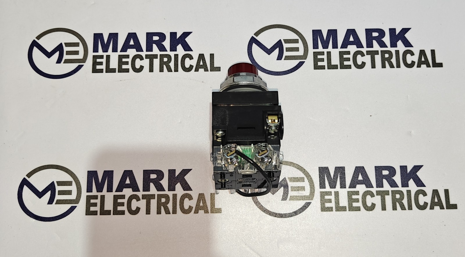 GE CR104PLT82R HEAVY DUTY INDICATING LIGHT COLOUR RED VOLTAGE 110VAC FAST SHIP
