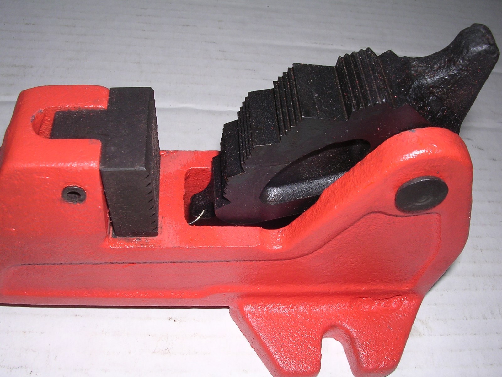 TWO FOOT VISE & PIPE WRENCH 1/2″-2″ RIDGID 300 535 700 1822 1224 Pipe Threader