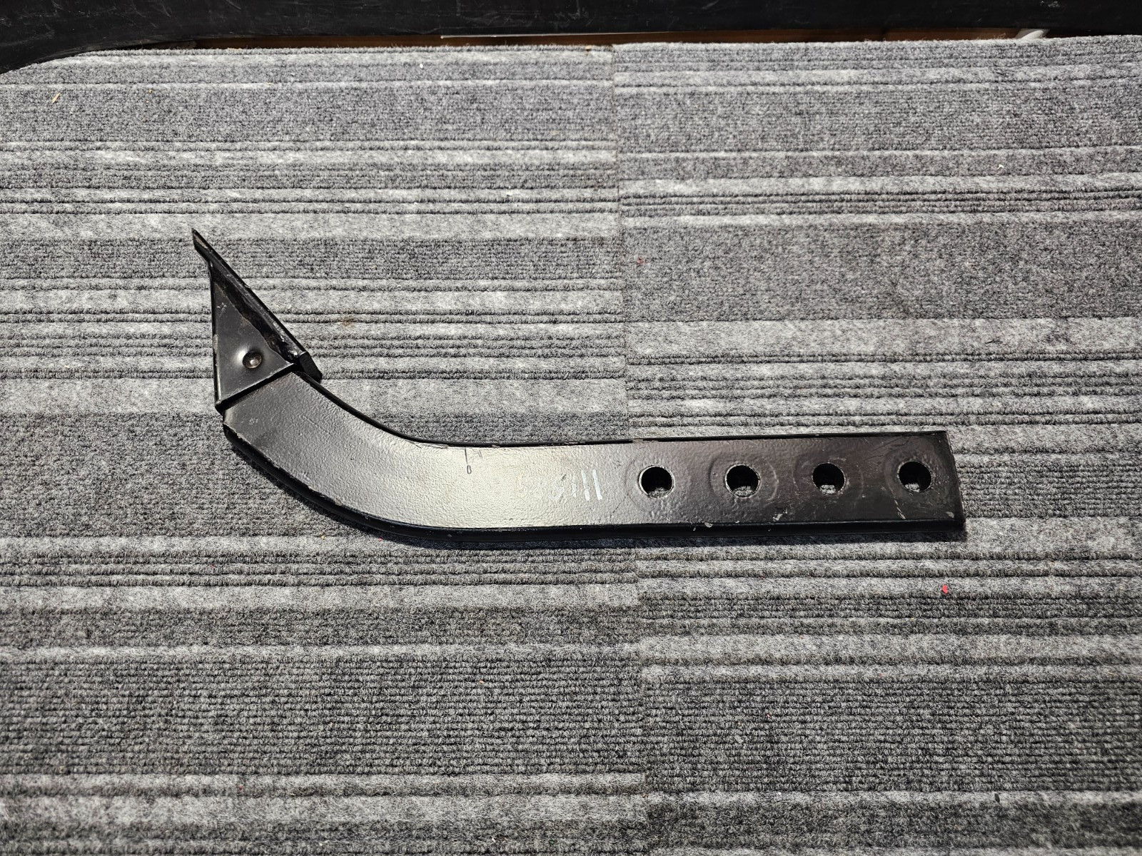 (QTY 2) Box Blade 20-inch Ripper Shank 4 Hole Box Scraper Shank, Black