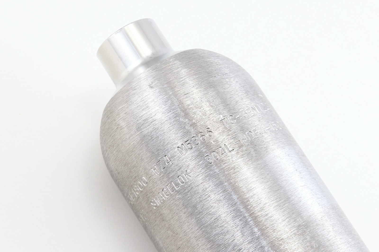 Sample cylinder 150CC, Swagelok 304L-HDF4-150, 1/4 NPT double ended.