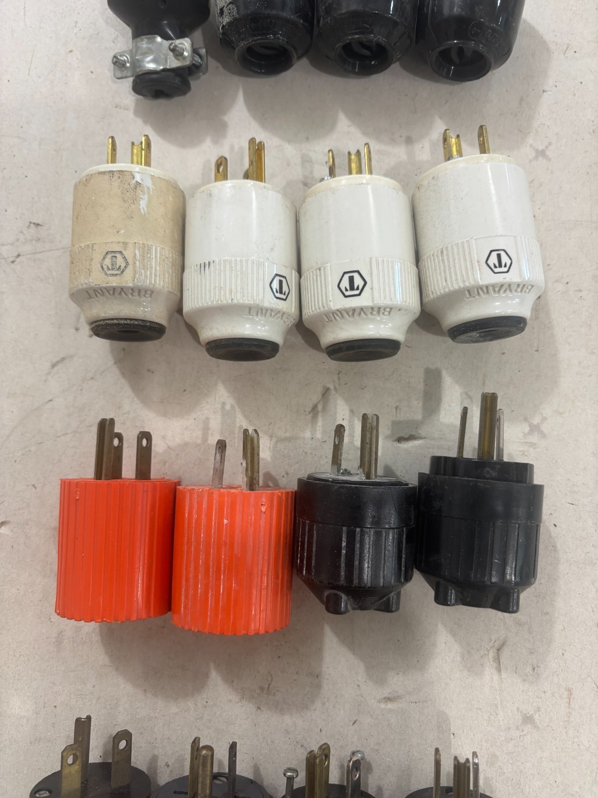 Lot of 16 – Assorted Male Electrical Cord Plugs Nema 5-15P 15A 125 V