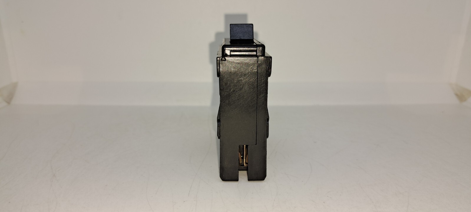 CUTLER-HAMMER BR130 30 AMP 1 POLE 120V CIRCUIT BREAKER