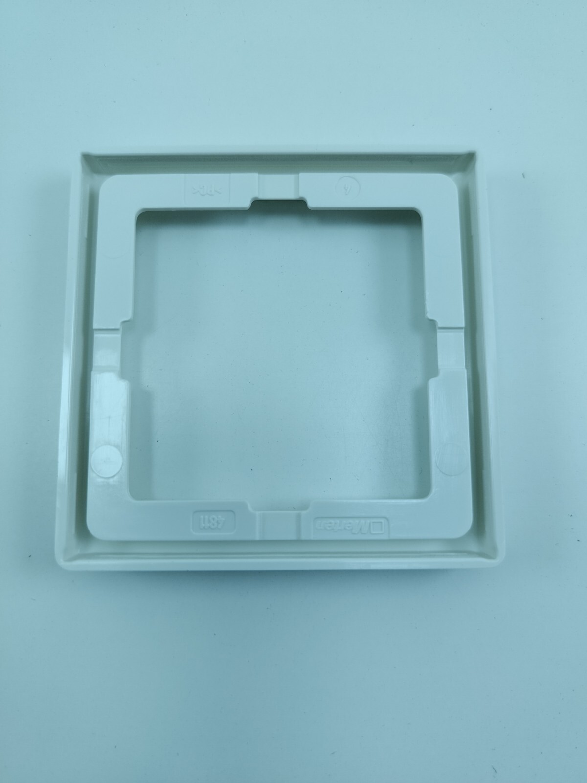 SCHNEIDER ELECTRIC MTN481119 Artec Frame 1-Gang Polar White Glossy PER 1PC