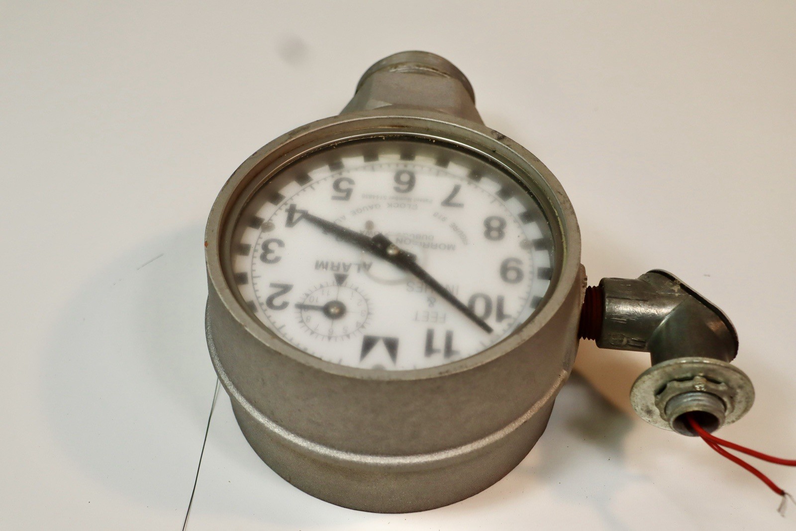 Morrison Bros 918 Series 2″ NPT Clock Gauge Alarm, UNKNOWN CONDITION